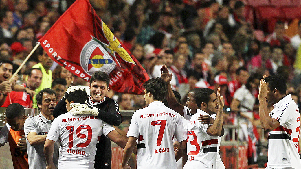 São Paulo vence benfica por 2 x 0
