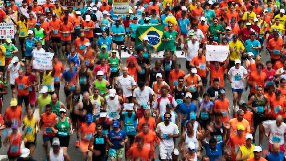 Concentração de corredores na 89ª Corrida de São Silvestre