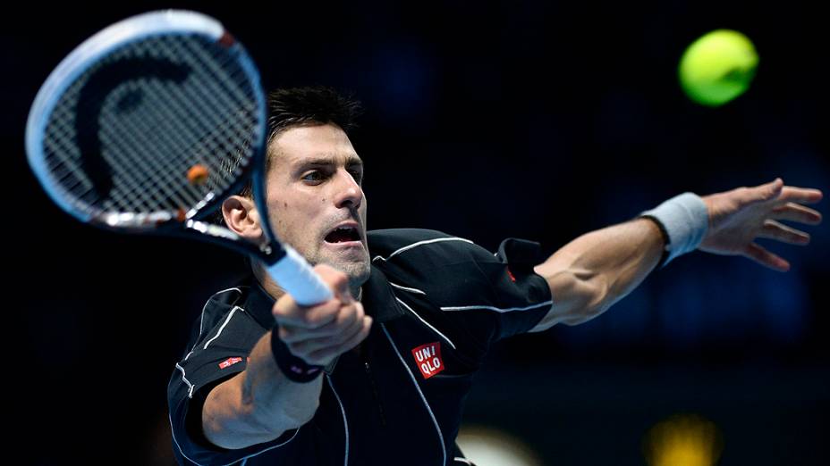 Novak Djokovic vence Stanislas Wawrinka e avança para a decisão do ATP Finals, em Londres