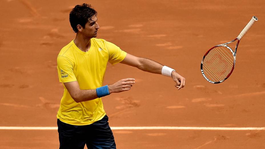 Thomaz Bellucci durante o jogo contra o espanhol Pablo Andujar, pela Copa Davis em São Paulo