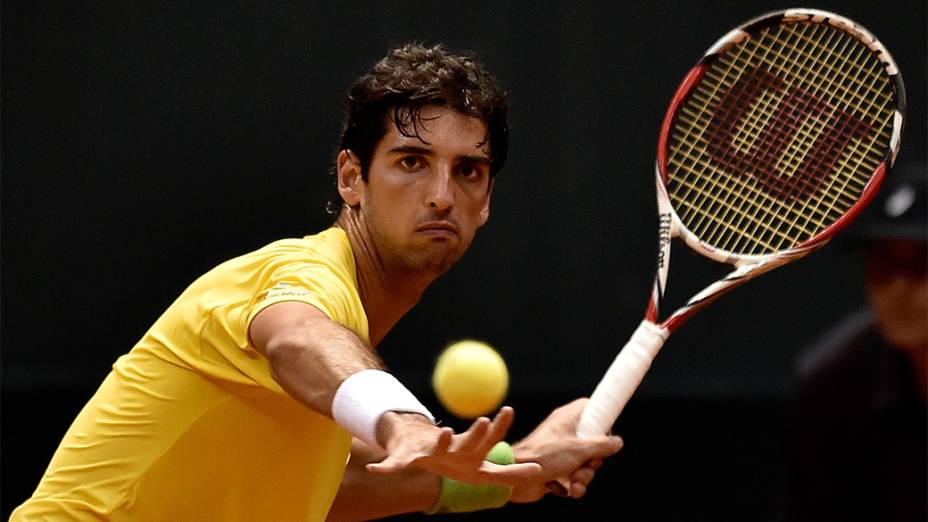 Thomaz Bellucci durante o jogo contra o espanhol Pablo Andujar, pela Copa Davis em São Paulo