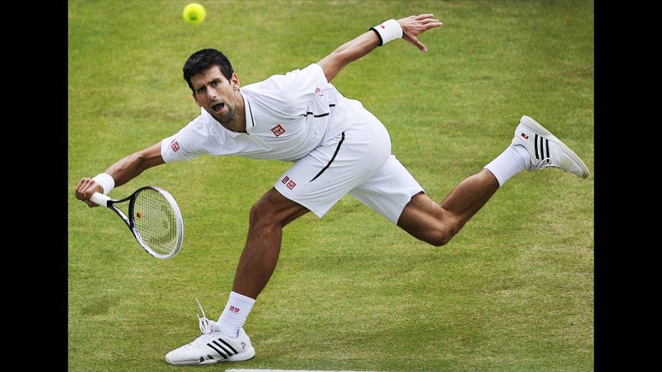 Novak Djokovic vence o checo Thomas Berdych e avança para as semifinais do torneio de Wimbledon