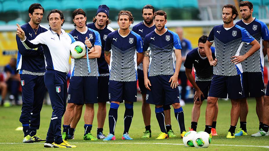 Treino da Itália para jogo contra o Brasil válida para a Copa das Confederações, nesta sexta-feira (21), na Arena Fonte Nova