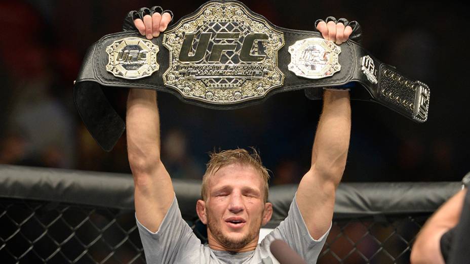 UFC 173 - Americano TJ Dillashaw vence o brasileiro Renan Barão e conquista o cinturão dos galos