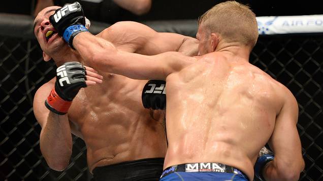 UFC 173 - Americano TJ Dillashaw vence o brasileiro Renan Barão e conquista o cinturão dos galos