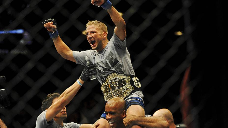 UFC 173 - Americano TJ Dillashaw vence o brasileiro Renan Barão e conquista o cinturão dos galos