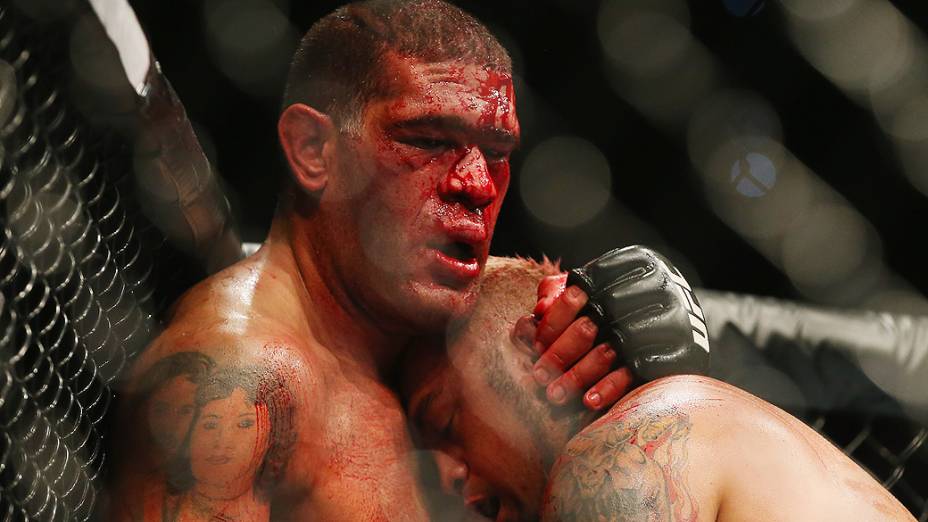 A luta entre os pesos pesados Antônio Pezão e Mark Hunt terminou empatada no UFC Fight Night, em Brisbane, Austrália