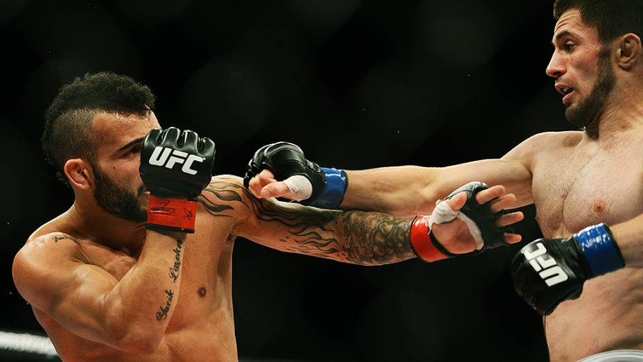 O brasileiro John Lineker venceu o russo Azamat Gashimov no UFC Jaraguá, em maio de 2013