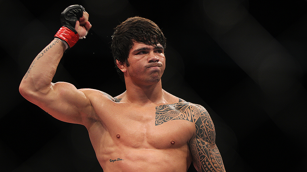 Erick Silva vence Jason High pelo Card Principal do 'The Ultimate Fighter 2 Finale', em Fortaleza