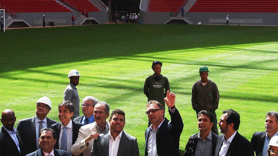  Vistoria dos membros do COL e Fifa no Estádio Nacional de Brasília. Jérôme Valcke (Fifa), Ronaldo, Bebeto, o ministro Aldo Rebelo e o governador Agnelo Queiroz visitaram o estádio hoje
