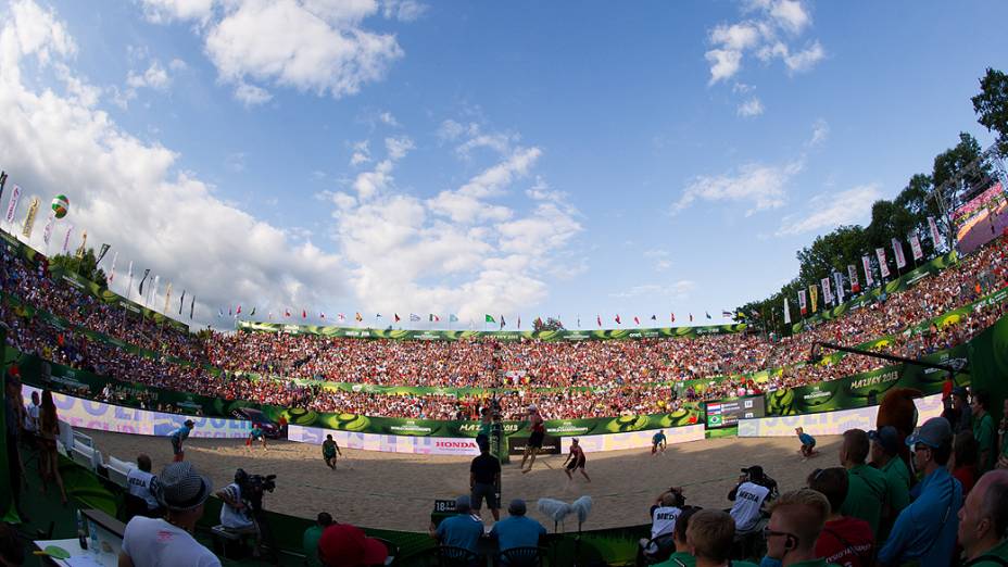 Ricardo e Álvaro Filho ficaram com a medalha de prata no Mundial de Vôlei de Praia. Neste domingo, a dupla brasileira foi derrotada na decisão pelos holandeses Brouwer e Meeuwsen na cidade de Stare Jablonki, na Polônia