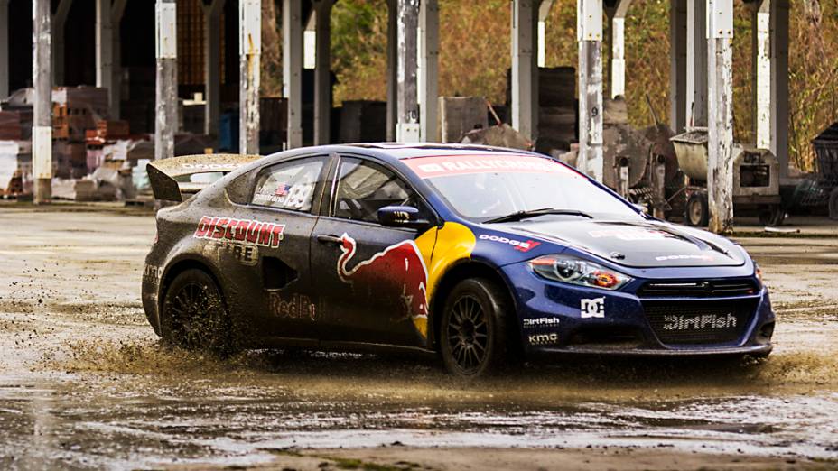 Travis Pastrana correrá com Dodge Dart que tem mais de 600 cv