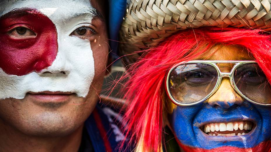 Torcedores de Japão e Colômbia na Arena Pantanal, em Cuiabá