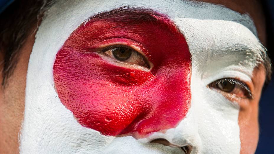 Torcedor japonês no jogo contra a Colômbia na Arena Pantanal, em Cuiabá