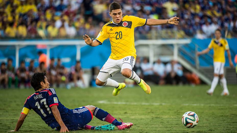 Lance no jogo entre Japão e Colômbia na Arena Pantanal, em Cuiabá