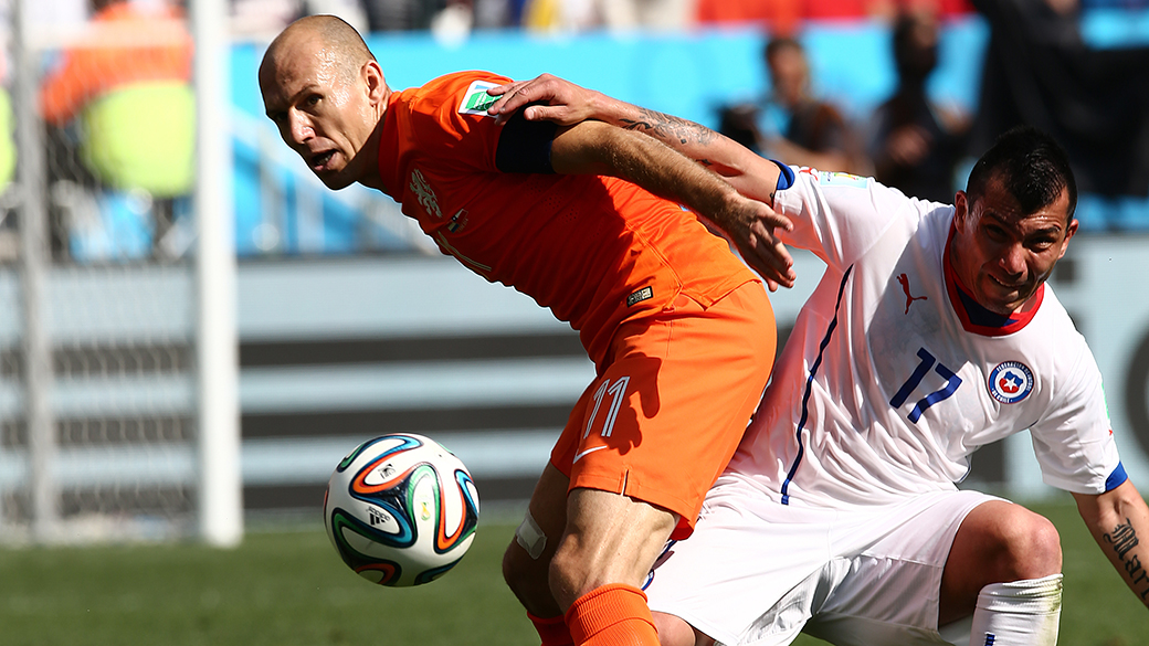 Holanda Vence Chile No Itaquerão E Garante Primeiro Lugar - Placar