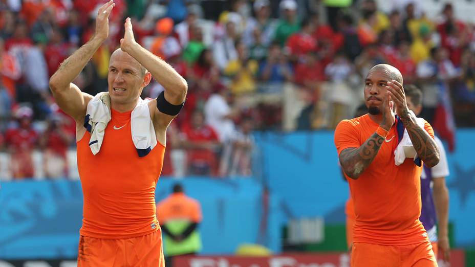 Jogadores da Holanda comemoram a vitória sobre o Chile no Itaquerão, em São Paulo