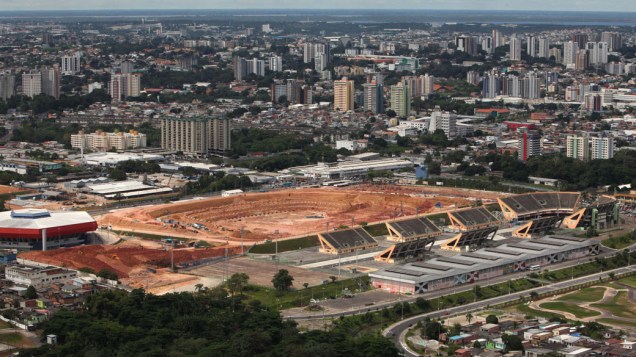 Obras do estádio Arena da Amazônia, em Manaus: só 22% acham que imagem deixada pelo país entre os torcedores estrangeiros será positiva