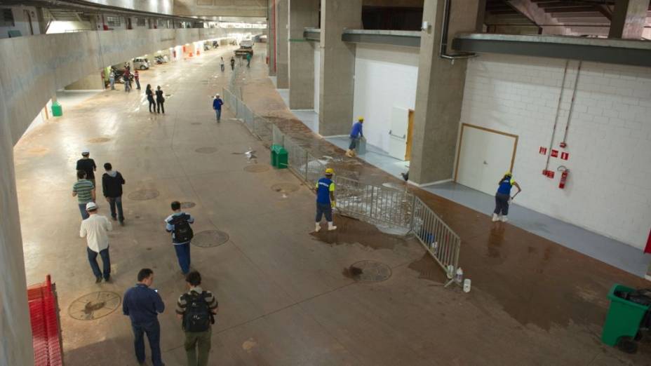 Últimos preparativos no Estádio Nacional de Brasília Mané Garrincha para a abertura da Copa das Confederações, no sábado, entre Brasil e Japão