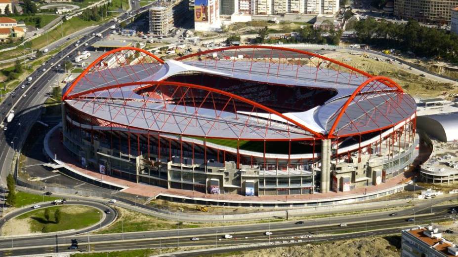 O Estádio da Luz na época de sua inauguração, em 2003