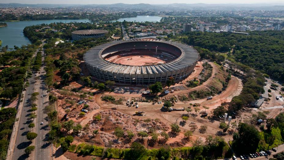 Reforma no Mineirão, em Belo Horizonte: 18% afirmam que estádios são o principal problema do Brasil para a Copa