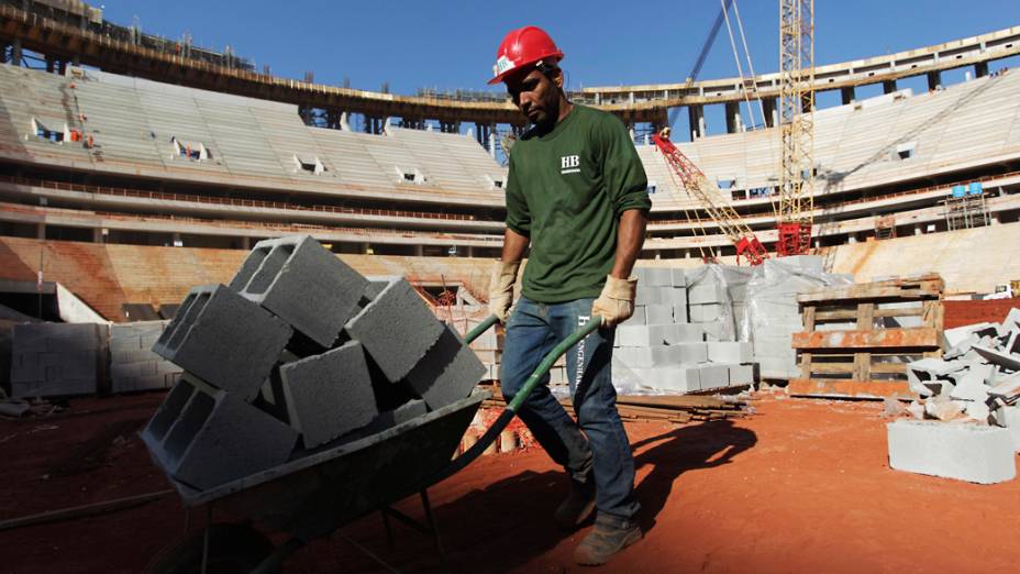 Obras do estádio Mané Garrincha, em Brasília, que receberá partidas da Copa 2014
