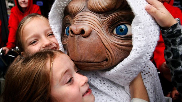 E.T. ganha estátua de cera em Londres em comemoração aos 30 anos do clássico E.T. - O Extraterrestre, de Steven Spielberg