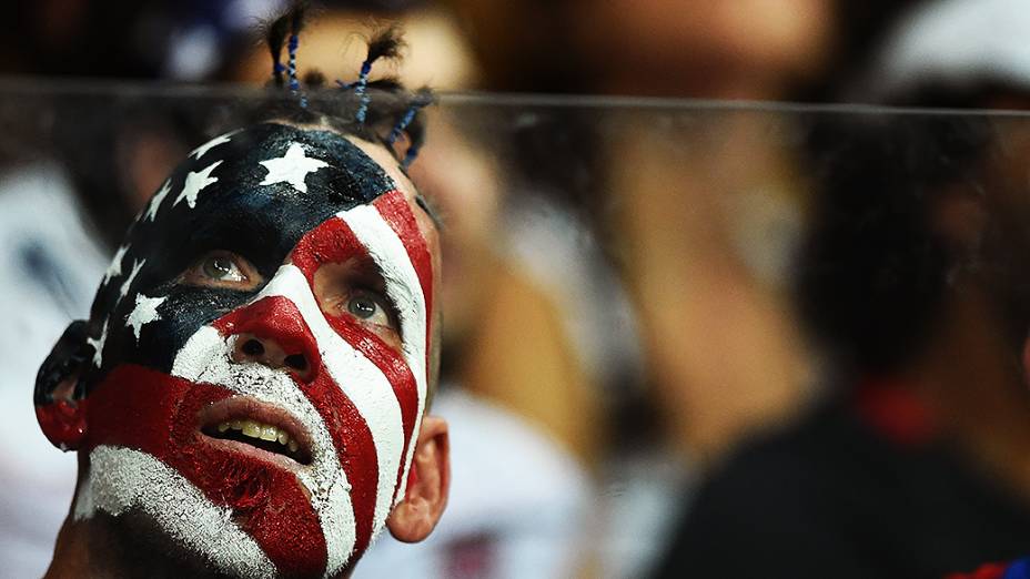 Torcedor dos Estados Unidos durante o jogo contra a Bélgica na Arena Fonte Nova, em Salvador