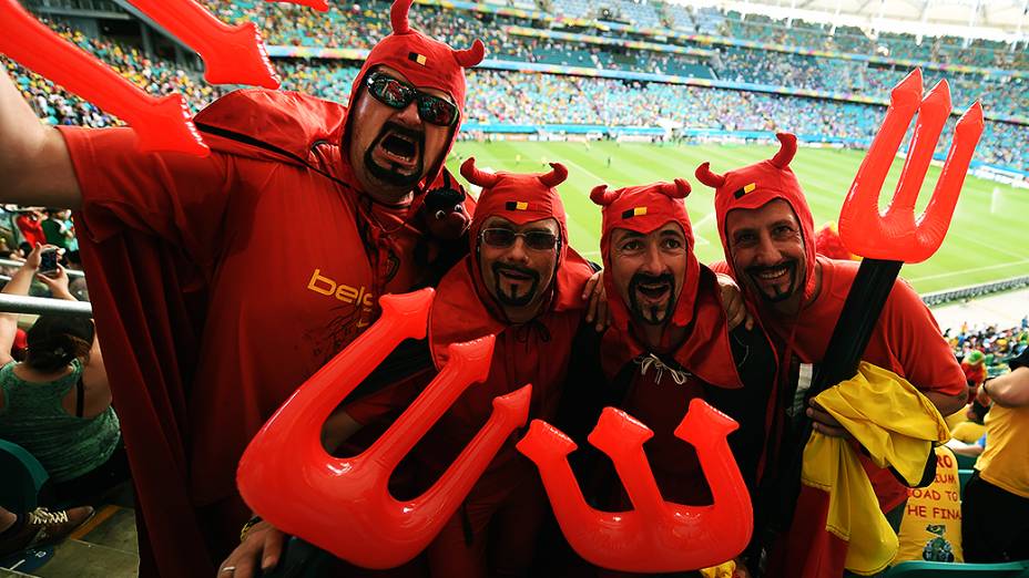 Torcedores da Bélgica durante o jogo contra os Estados Unidos na Arena Fonte Nova, em Salvador