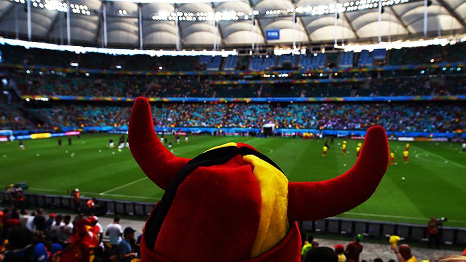 Torcedores da Bélgica durante o jogo contra os Estados Unidos na Arena Fonte Nova, em Salvador