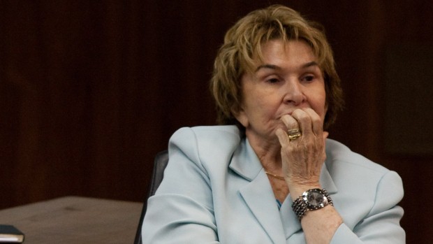 A ex-deputada Eurides Ferreira, que foi flagrada guardando maços de dinheiro na bolsa