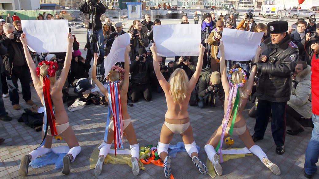 Protesto do grupo FEMEN contra a prostituição durante a Eurocopa 2012, Ucrânia