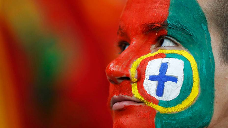 Torcedor de Portugal durante partida válida pelas semi-finais da Eurocopa 2012 contra a Espanha em Donetsk, Ucrânia