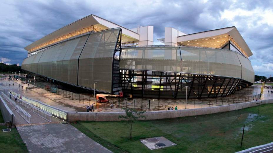 A Arena Pantanal, em Cuiabá, horas antes de seu primeiro jogo, entre Mixto e Santos