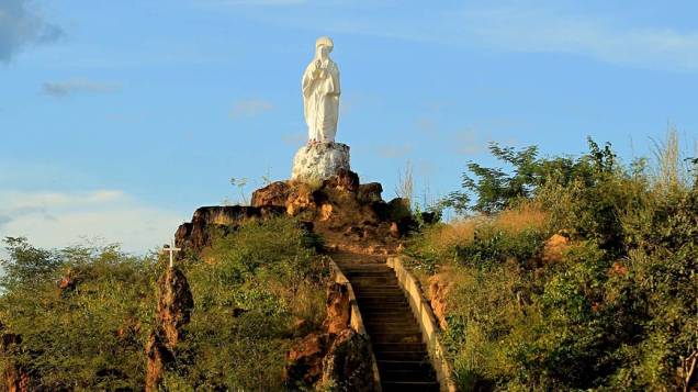 Imagem de Nossa Senhora às margens da BR-135, no Piauí