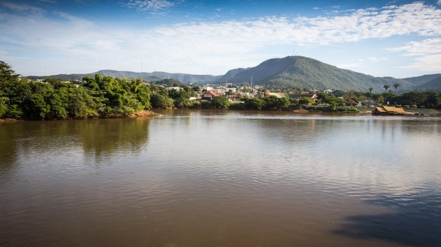 Rio Araguaia com a cidade de Barra do Garça (MT) ao fundo