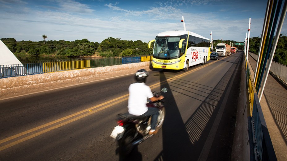 Expedição Veja deixa a cidade de Barra do Garça (MT), com destino a Brasília (DF)