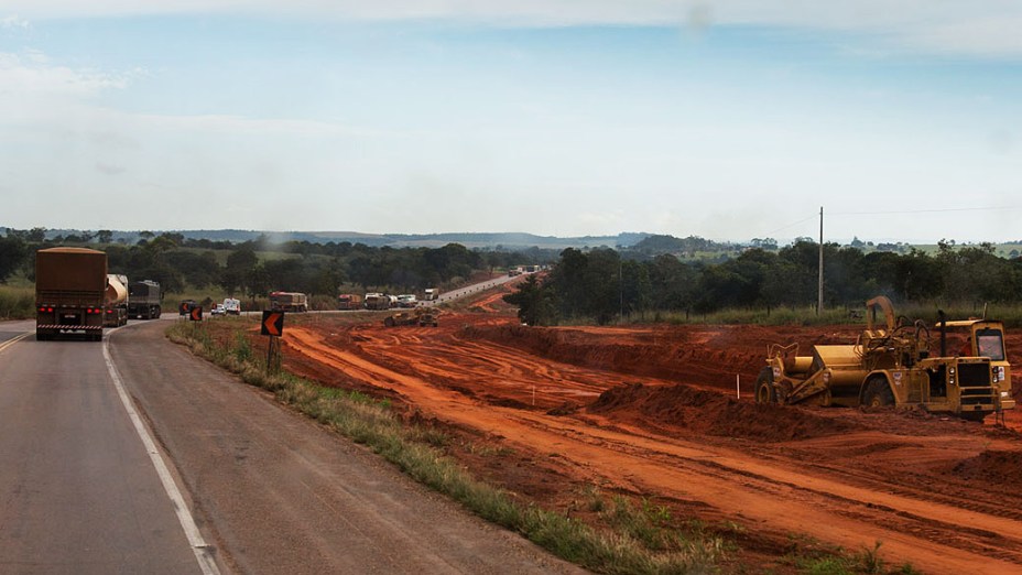   Expedição Veja. Na foto obras de duplicação da BR 364 na região de Juscimeira (MT)