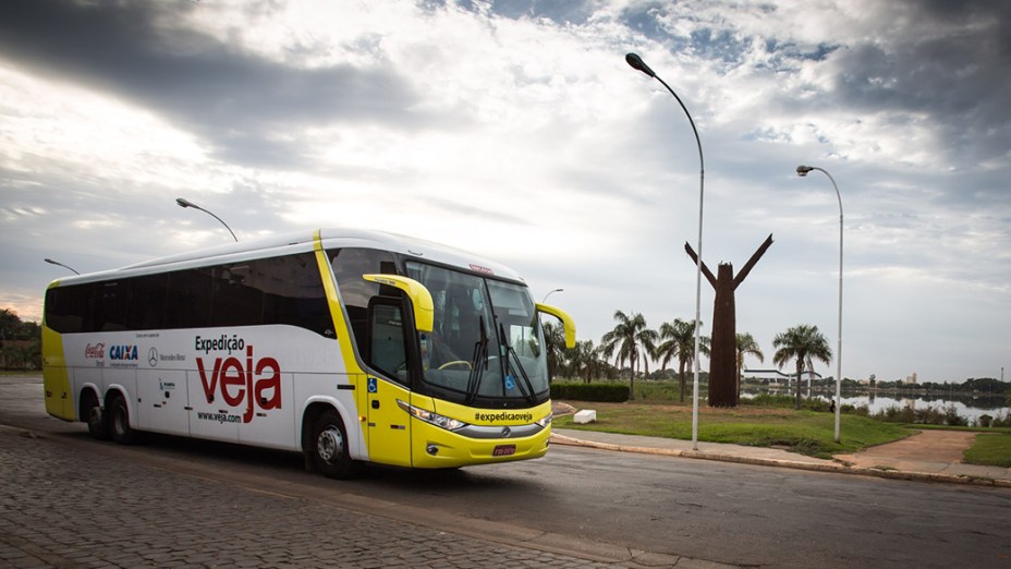 Ônibus da Expedição Veja deixa a cidade de Três Lagoas (MS) com destino a Rondonópolis (MT)