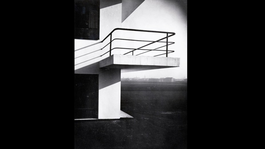 Balcão da Bauhaus na casa ateliê, em Dessau, arquiteto Walter Gropius
