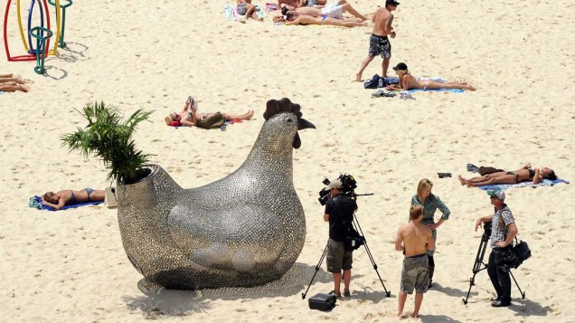 Obra participa da 14° exposição anual “Sculpture By The Sea” na praia de Tamarama em Sidney, na Austrália