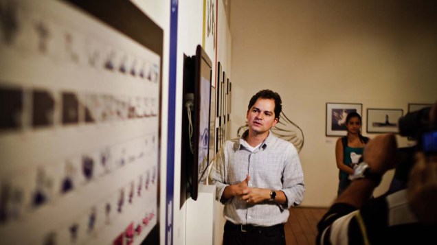 Carlos Saldanha, diretor de Rio, em exposição sobre o filme no Museu Nacional de Belas Artes<br> Carlos Saldanha, diretor de Rio, em exposição sobre o filme no Museu Nacional de Belas Artes<br>