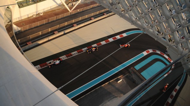 Visão geral de trecho do circuito de Yas Marina, no GP de Abu Dhabi