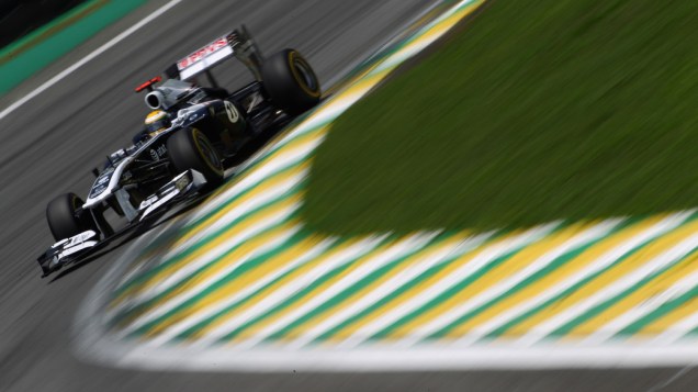 Com futuro incerto na F1 para 2012, Rubens Barrichello treina para o GP do Brasil - 26/11/2011