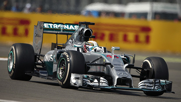 Lewis Hamilton durante corrida em Silverstone