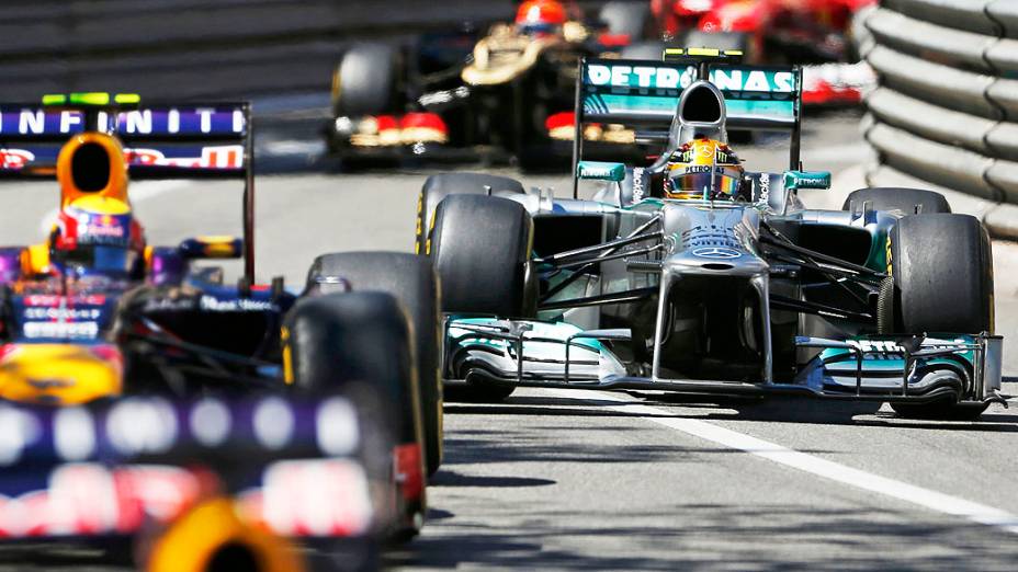 Mercedes de Lewis Hamilton (D) durante o GP de Mônaco