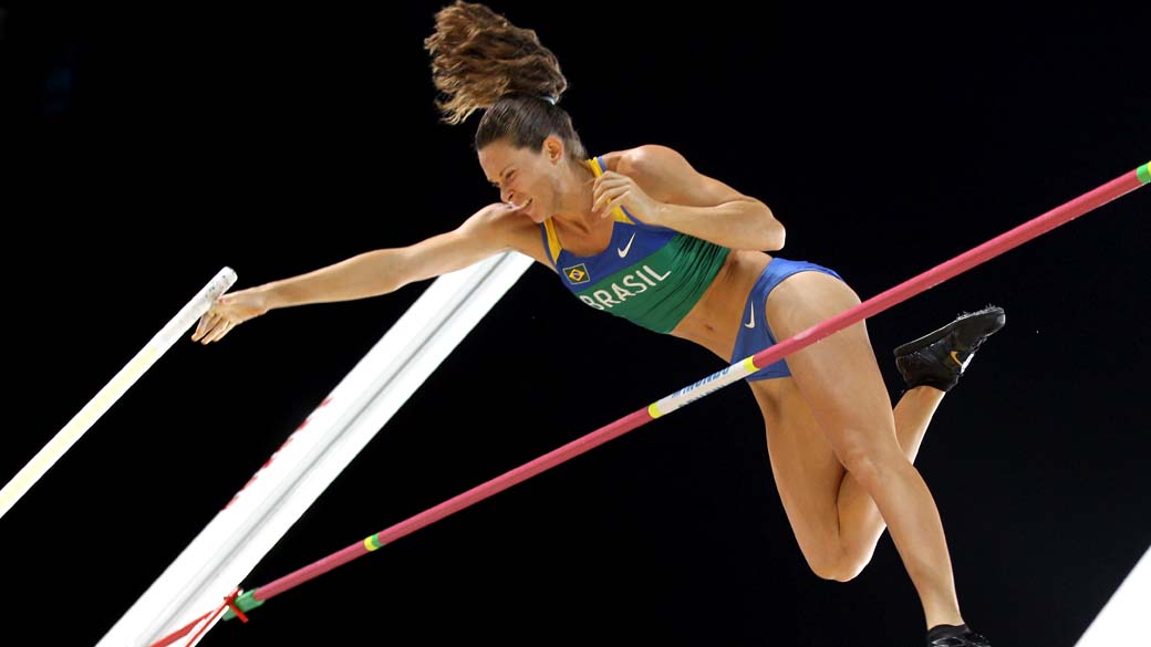 A brasileira Fernanda Murer durante a prova de salto com vara no Mundial de Atletismo em Daegu, Coreia do Sul