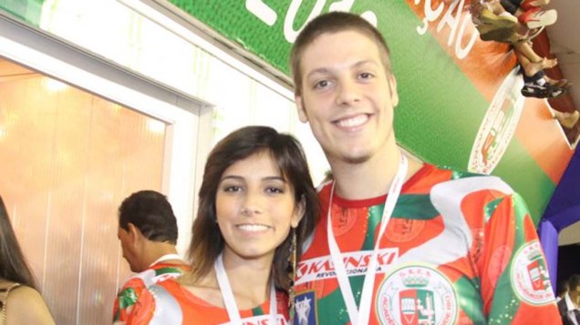 Fábio Porchat e a mulher Patrícia Vazquez (19/02/2012)