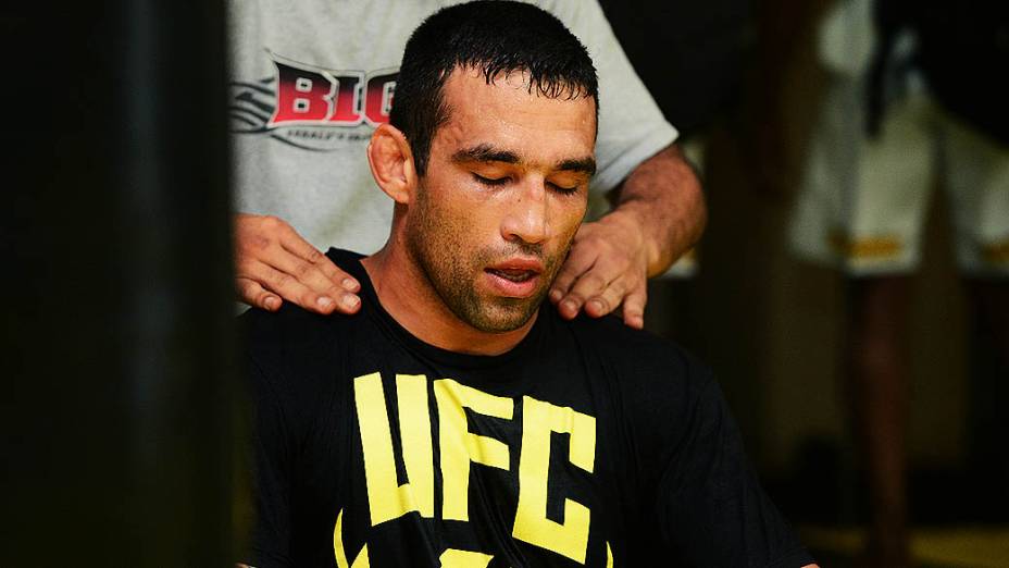 Fabrício Werdum durante treinamento em academia na cidade de São Paulo