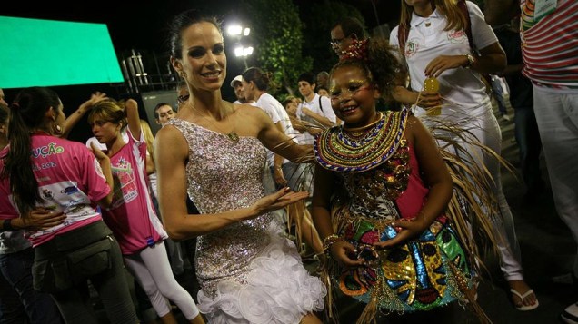 Ana Furtado durante ensaio de escola de samba, no Rio de Janeiro, em 17/02/2012
